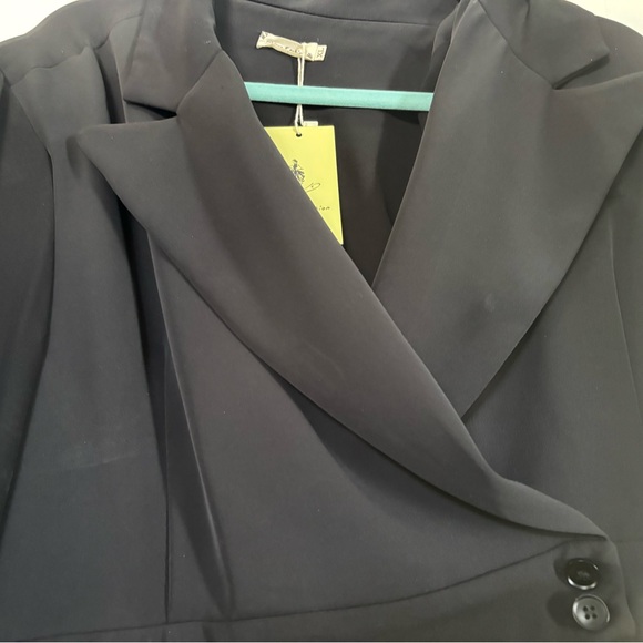 Elegant Black Jumpsuit - Picture 4 of 6